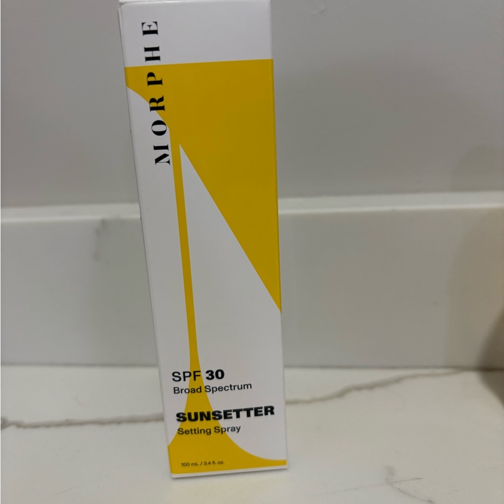 Morphe Sunsetter SPF 30 Setting Spray - Yellow